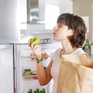 Cách Vệ Sinh Tủ Lạnh Không Mùi Trong 10 Phút